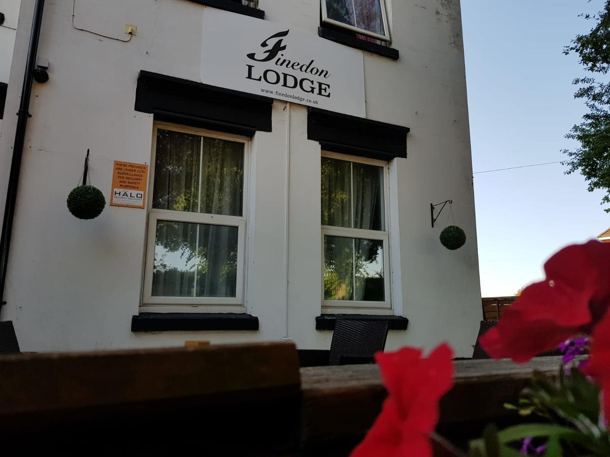 ويلينغبوره Finedon Lodge المظهر الخارجي الصورة