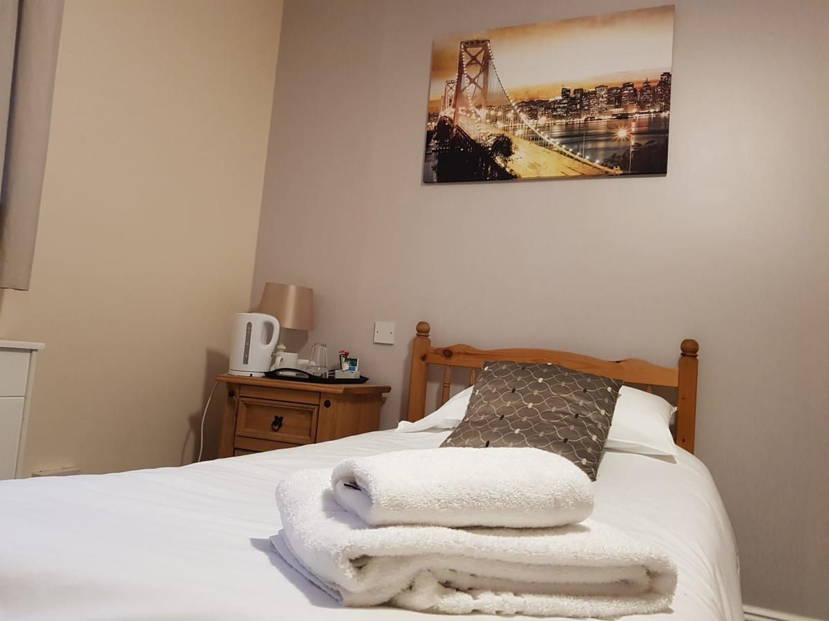 ويلينغبوره Finedon Lodge المظهر الخارجي الصورة