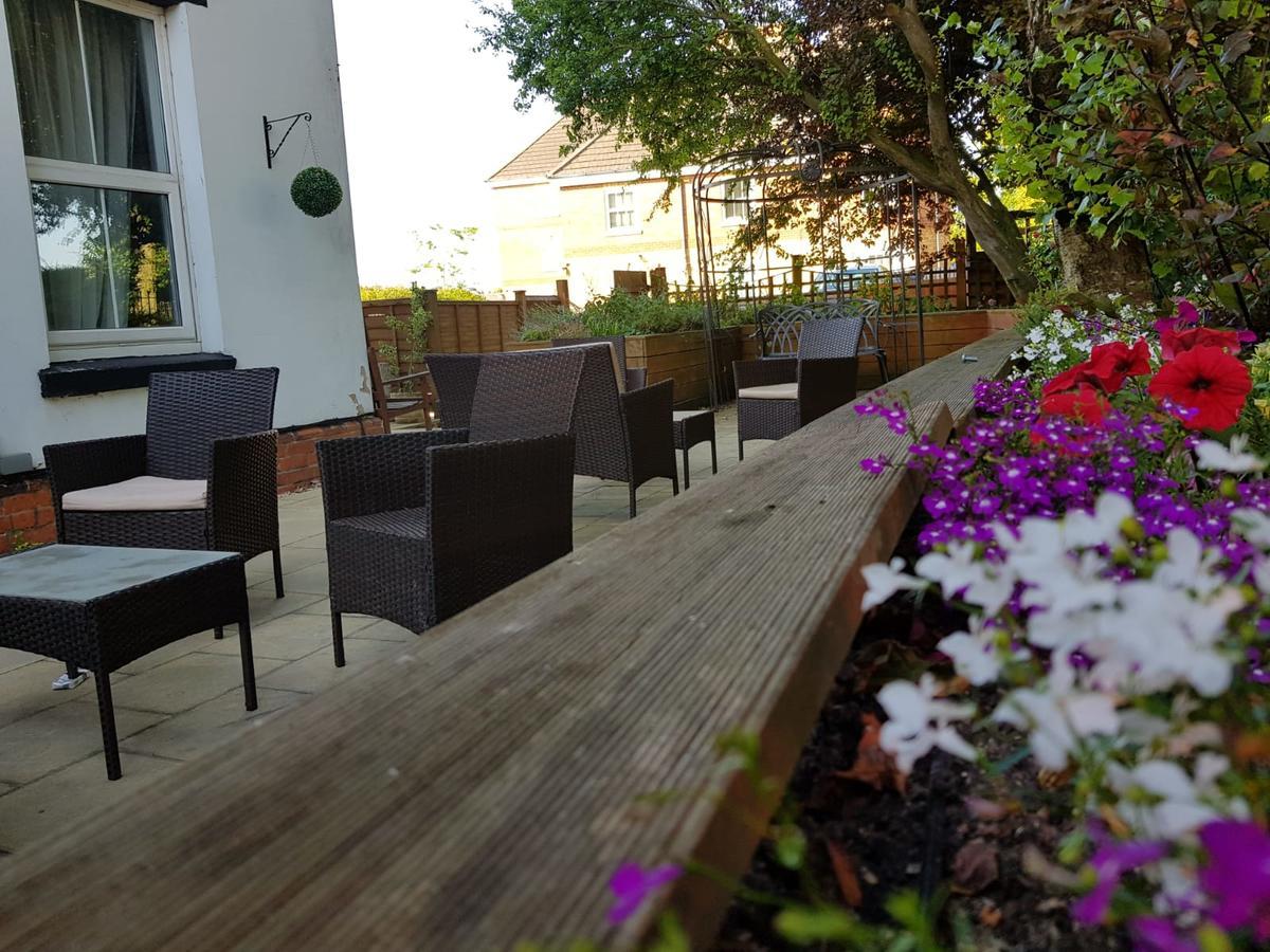 ويلينغبوره Finedon Lodge المظهر الخارجي الصورة