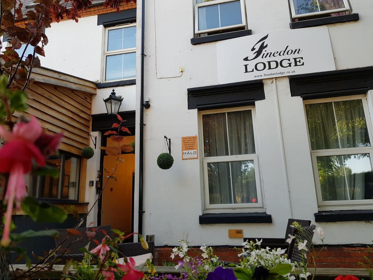 ويلينغبوره Finedon Lodge المظهر الخارجي الصورة